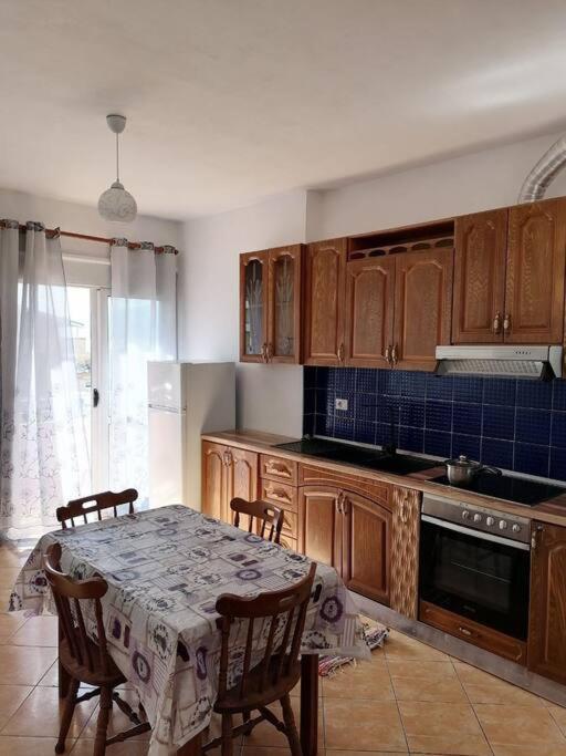 Nikos Apartment Влёра Экстерьер фото